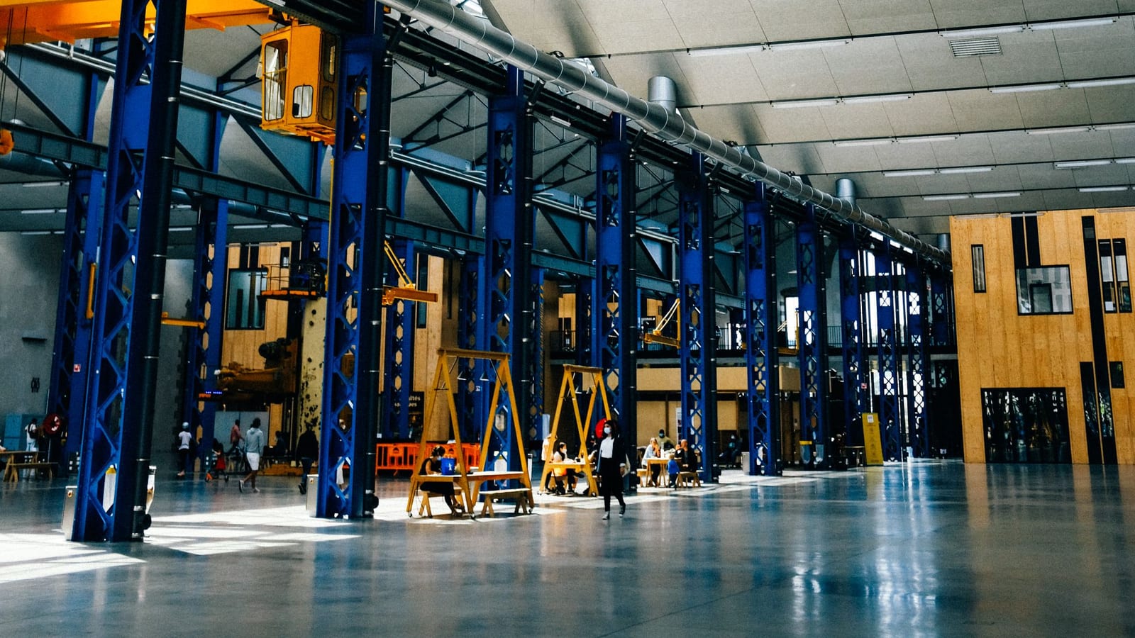 Nave de manufactura con submedición de agua y energía